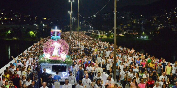 Um milhão de pessoas cruzam ponte, ruas e avenidas por Nossa Senhora da Penha - Foto: Divulgação