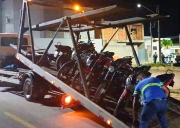 PM aborda 57 motociclistas e remove 5 motos por irregularidades em Linhares - Foto: Reprodução