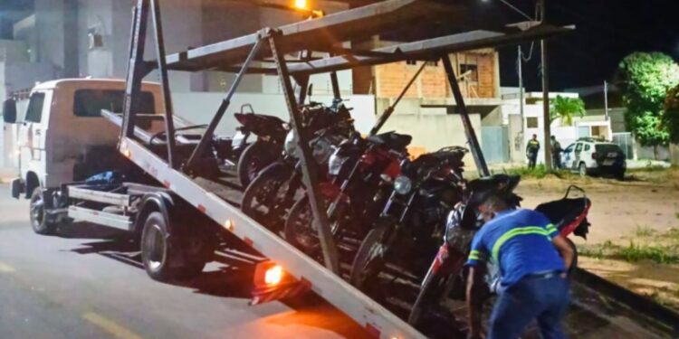 PM aborda 57 motociclistas e remove 5 motos por irregularidades em Linhares - Foto: Reprodução