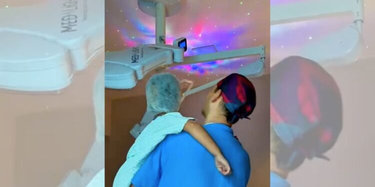 Cirurgia divertida: hospital no ES reduz medo infantil com carrinhos e teto estrelado - Foto: Sesa