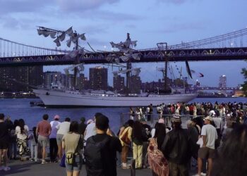 Acidente com navio mexicano em Nova York deixa dois mortos e vários feridos - Foto: Rede Social