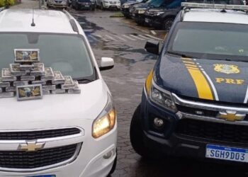 PRF apreende 27,4 kg de cocaína em abordagem na BR-101, no ES - Foto: PRF/ES