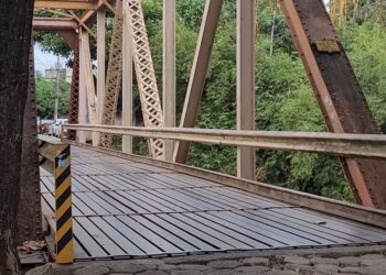 Colatina, ponte de ferro, passarela interditada, reforma, segurança, mobilidade urbana, estrutura metálica - Foto: PMC
