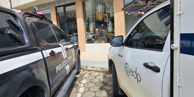Loja de roupas em Linhares é alvo de operação por furto de energia elétrica - Foto: PCE/Divulgação