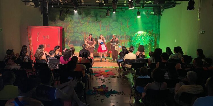 Cia. de Teatro Art’Manha de Colatina, Participa de um intercâmbio cultural, com noite de esquetes na Cidade de Alegre/ES - Foto: Divulgação