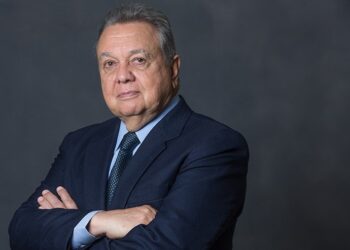 Roberto Rodrigues, ex-ministro da Agricultura, é presença confirmada na Feira de Agronegócios Cooabriel 2025 - Foto: Divulgação