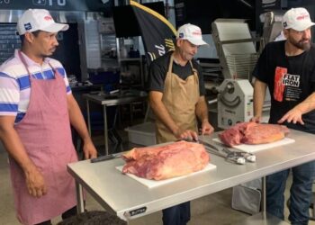 Acaps realiza Workshop Capacitação para Açougueiros de supermercados em Colatina - Foto: Reprodução