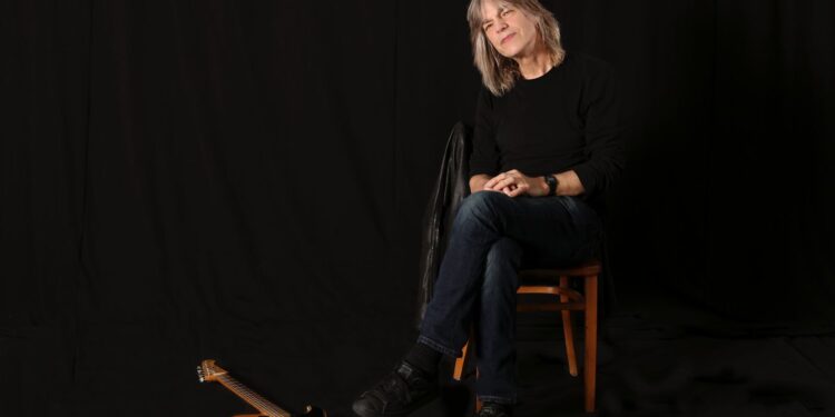 Santa Jazz promove oficinas com lendas internacionais da guitarra e bateria; saiba como participar - Foto: Divulgação