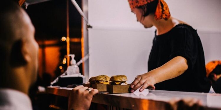 Food trucks se consolidam como alternativa promissora no setor de alimentação fora do lar - Imagem de Edward Eyer/Pexels