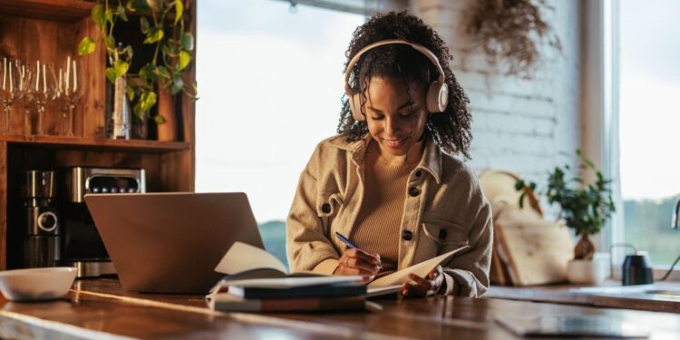 Fim do Ensino a Distância Integral: a presença física volta a ser prioridade na graduação - Foto: Reprodução