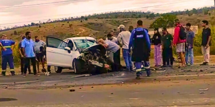 Mulher fica gravemente ferida em colisão com caminhão na BR-259 em Colatina - Foto: Reprodução