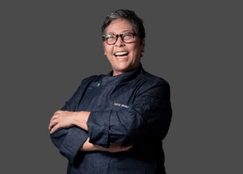 Considerada pelo Michelin como a “Rainha da Comida Popular Brasileira”, chef Kátia Barbosa participará da próxima edição do Encontro de Chefs - Foto: Lucas Seixas