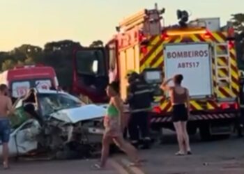 Criança e jovem morrem após capotamento de carro em Linhares - Foto: Reprodução