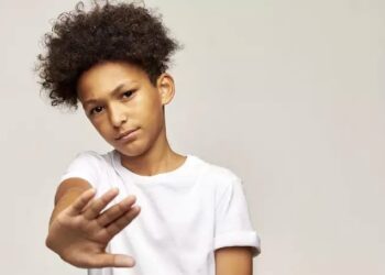 A adultização infantil e seus impactos nos adultos do futuro - Foto iStock