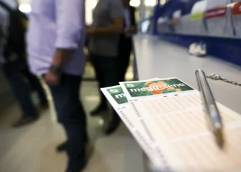 Apostador do Rio de Janeiro leva sozinho R$ 33,7 milhões na Mega-Sena Foto: Marcelo Camargo/Agência Brasil