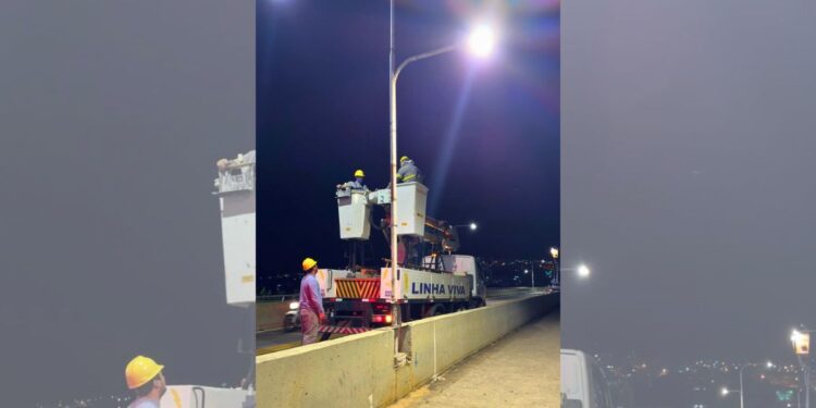 Santa Maria e Prefeitura de Colatina revitalizam postes de iluminação da Ponte Florentino Avidos - Foto: Divulgação
