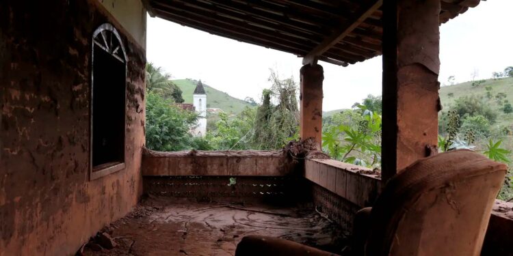 Contratos de prefeituras com advogados ingleses para ação no exterior pela tragédia de Mariana são nulos -- Foto: Tânia Rêgo/Agência Brasil