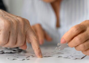 O que você precisa saber sobre prevenção e cuidados no Alzheimer - Foto: Reprodução