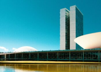 CNBB alerta: Aprovação de leis que enfraquecem a Ficha Limpa e "PEC da Blindagem" ameaçam a democracia - Foto: Reprodução