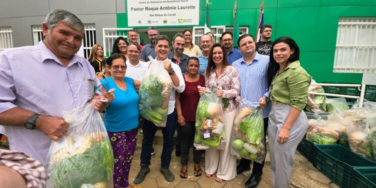 Cestas verdes do programa Compra Direta chegam a famílias de São Roque do Canaã - Foto: Setades