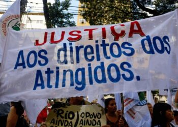 Ato em Belo Horizonte (MG), pelo Novo Auxílio Emergencial e pelo direito às Assessorias Técnicas. Foto: Nívea Magno / MAB
