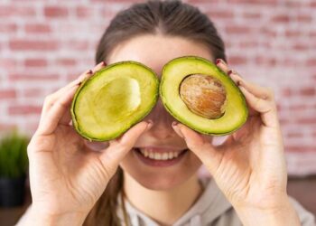 Abacate é aliado da saúde do coração, do intestino e até da beleza, afirma nutricionista. Foto: Freepik