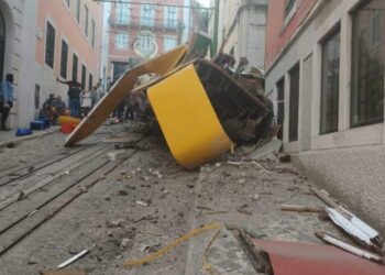 Elevador da Glória descarrila em Lisboa, deixando 15 mortos e 18 feridos - Foto: Reprodução
