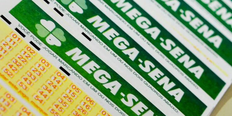 Mega-Sena 2921 acumula e próximo prêmio chega a R$ 7,5 milhões; veja os números sorteados - Foto: Marcello Casal JrAgência Brasil