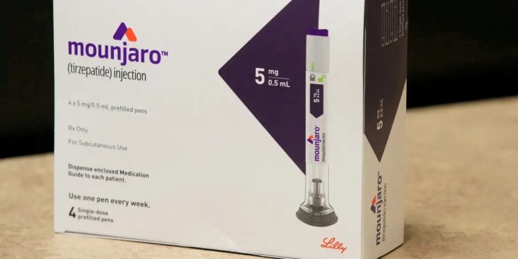 Anvisa alerta sobre falsos anúncios de canetas emagrecedoras como o Mounjaro nas redes sociais - Foto: REUTERS/George Frey/File Photo