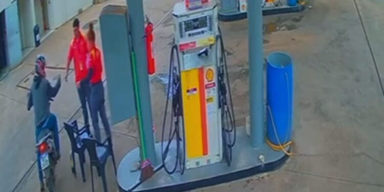 São Domingos do Norte: Veja o momento do roubo e a prisão relâmpago pela PM - Foto: PMES