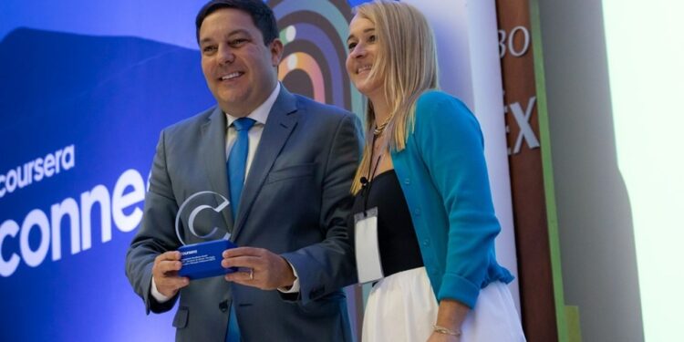 Programa Formação Avançada é reconhecido mundialmente pela Coursera por excelência em engajamento - Foto: Reprodução