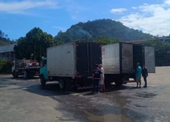 Sefaz e PRF autuam R$ 36,6 mil em blitz em João Neiva - Foto: Sefaz