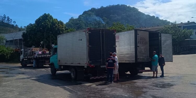 Sefaz e PRF autuam R$ 36,6 mil em blitz em João Neiva - Foto: Sefaz