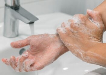 Higiene das mãos pode reduzir até 40% das infecções respiratórias, alerta infectologista. Foto: Divulgação.