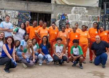 Escola de Colatina visita ASCCOR e aprende sobre reciclagem e inclusão - Foto: Sedu