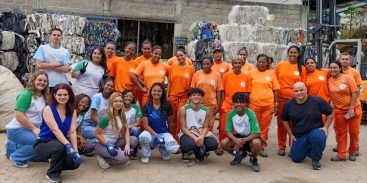 Escola de Colatina visita ASCCOR e aprende sobre reciclagem e inclusão - Foto: Sedu