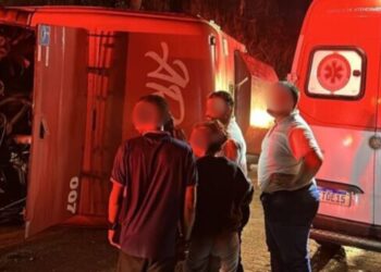 Duas mulheres morrem após ônibus tombar na Curva da Ferradura, em Ibatiba - Foto: Reproção