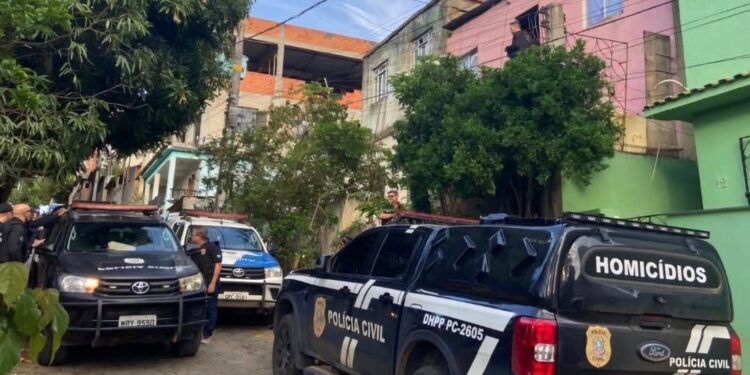 Suspeitos de integrarem facção criminosa são presos em bairro de Colatina - Foto: PCES