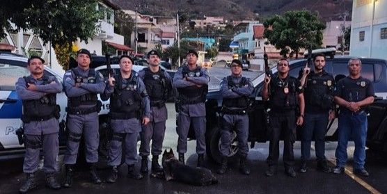 Apoio dos Correios e Cão Farejador leva à apreensão de drogas e prisão de 6 em Mantenópolis - Foto: PCES