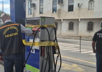 Três postos de combustível são interditados por suspeita de fraudes e adulteração no ES - Foto: MPES