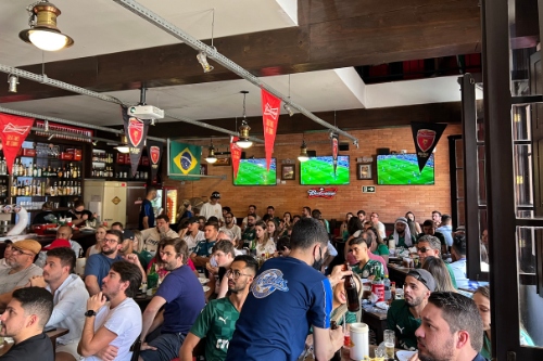 Bares lotam com finais da Libertadores e Brasileirão - 📸 Crédito da foto: Angie Machado / Cartolas Sports Bar