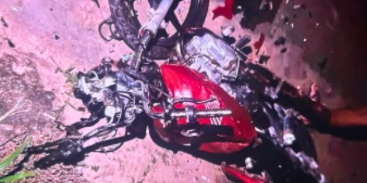 Acidente entre motos deixa jovem morto e dois feridos em Barra de São Francisco - Foto: Rede Social - Foto: Reprodução