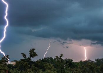 Defesa Civil alerta para tempo severo com alto impacto no ES entre terça (25) e quarta (26) - Foto: Freepik