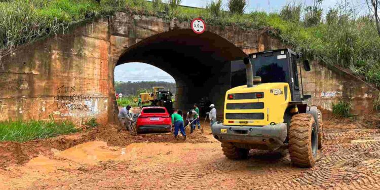 Prefeitura de Colatina notifica e multa empresa por deslizamento - Foto: Comunicação/PMC