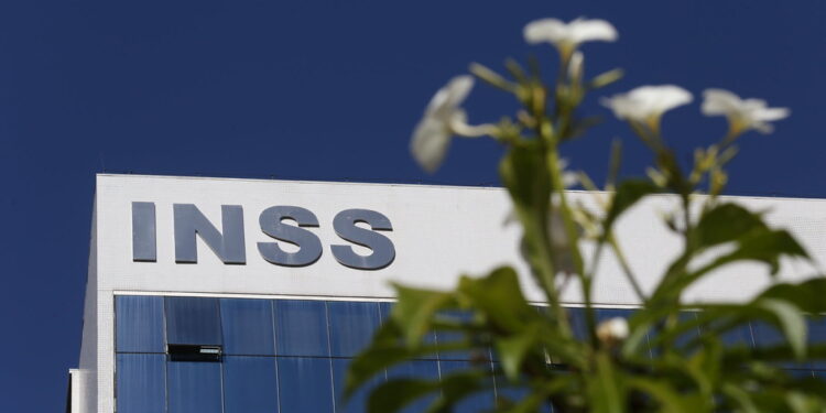 Crédito consignado do INSS agora só com desbloqueio mensal e biometria - Foto: Rafael Carvalho