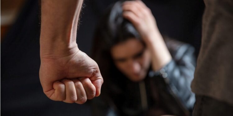 Aumento da violência contra a mulher no Brasil: números em alta e a urgência de políticas públicas efetivas - Foto: Reprodução