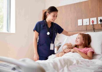 Jovens são os preferidos nas contratações do setor de saúde capixaba - Foto: Envato