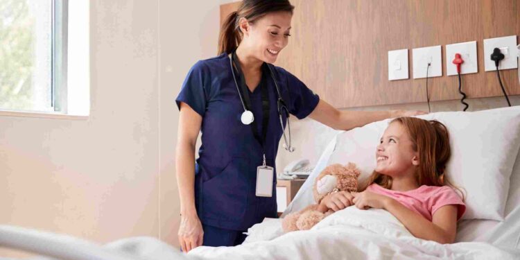 Jovens são os preferidos nas contratações do setor de saúde capixaba - Foto: Envato