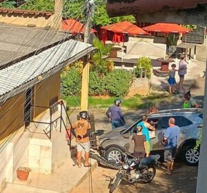 Acidente em Colatina deixa vendedora morta ao colidir contra poste - Foto: Rede Social