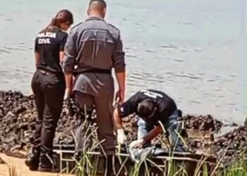 Corpo encontrado na Praia de Coqueiral, em Aracruz, no dia de Natal - Foto: Reprodução